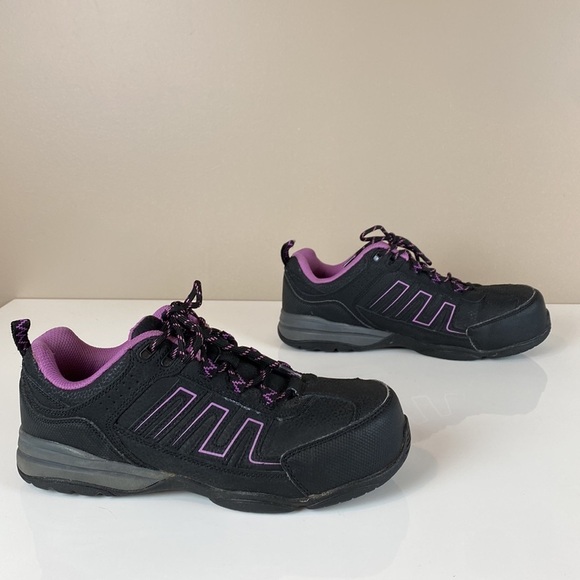 Hytest Static Dissipating Composite Toe Athletic Safety Shoe 7.5W - Picture 2 of 16